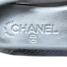 Load image into Gallery viewer, CHANEL Ballet shoes Silver/BlackG02819 Leather Size 38C
