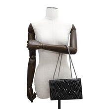 将图像加载到图库查看器中，MCM Studded Chain Shoulder Bag Black/Red Leather
