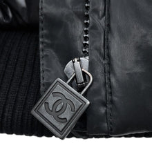 Load image into Gallery viewer, CHANEL Sports line hooded vest Size 38 BlackP36696 Polyurethane70% Nylon30%
