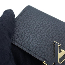 将图像加载到图库查看器中，LOUIS VUITTON Portefeuille Capucine Compact Noir/Hot pinkM62157 Taurillon Leather
