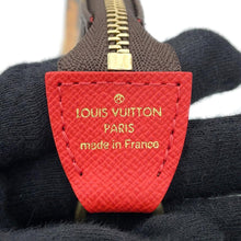 将图像加载到图库查看器中，LOUIS VUITTON Mini Pochette Accessoires RedM63830 Monogram
