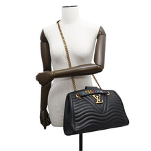 Load image into Gallery viewer, LOUIS VUITTON New Wave Chain Tote NoirM51496 Calf Leather
