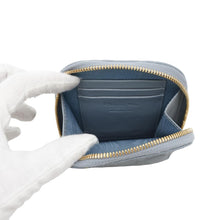 将图像加载到图库查看器中，Dior Lady Dior Cannage Phone Holder CloudBlueS0872ONMJ Lambskin
