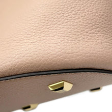 将图像加载到图库查看器中，Ferragamo Gancini The Studio Bucket Amaretti Beige212892 Leather

