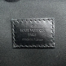 Load image into Gallery viewer, LOUIS VUITTON Discovery Bumback NoirM44444 Monogram / Galaxy
