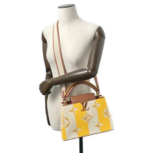 将图像加载到图库查看器中，LOUIS VUITTON Capucines JauneM57651 Canvas Leather Size BB
