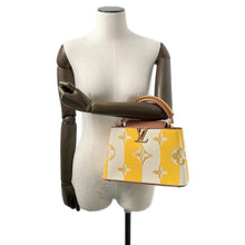 将图像加载到图库查看器中，LOUIS VUITTON Capucines JauneM57651 Canvas Leather Size BB
