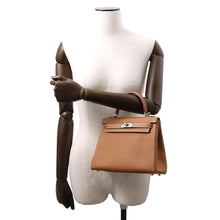Load image into Gallery viewer, HERMES Kelly Retourne Gold Togo Leather Size 25
