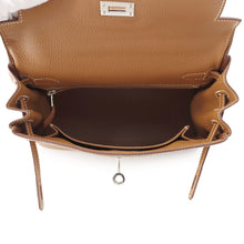 Load image into Gallery viewer, HERMES Kelly Retourne Gold Togo Leather Size 25
