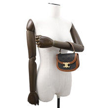 将图像加载到图库查看器中，CELINE Triomphe Mini Busas Claire 2WAY Shoulder Tan10K502 PVC Calf Leather
