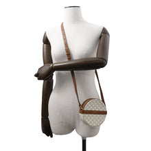 将图像加载到图库查看器中，CELINE Triomphe Round Purse Shoulder White10G342 PVC Leather
