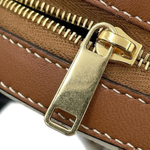 将图像加载到图库查看器中，CELINE Triomphe Round Purse Shoulder White10G342 PVC Leather
