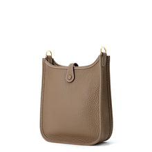 将图像加载到图库查看器中，HERMES Evelyne Amazon Long Etoupe/Blue Indigo Taurillon in Clemence Size TPM
