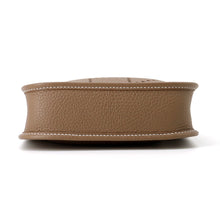 将图像加载到图库查看器中，HERMES Evelyne Amazon Long Etoupe/Blue Indigo Taurillon in Clemence Size TPM

