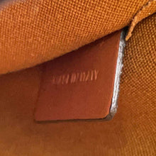Load image into Gallery viewer, CELINE Falco Shoulder Bag Tan191502BZJ.04LU PVC Leather Size Medium
