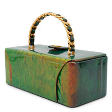 将图像加载到图库查看器中，CHANEL ★Coin motif 3D hologram Chain Handbag Multicolor Patent Leather
