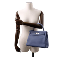 Load image into Gallery viewer, HERMES Kelly Retourne Blue Brighton Taurillon Clemence Size 28
