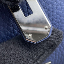 Load image into Gallery viewer, HERMES Kelly Retourne Blue Brighton Taurillon Clemence Size 28
