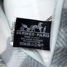 Load image into Gallery viewer, HERMES Itak Cushion Gray/Perle Wool 90% Cashmere10%
