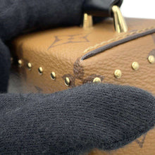 将图像加载到图库查看器中，LOUIS VUITTON Camera box NoirM82465 Monogram Monogram Reverse Canvas
