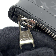 Load image into Gallery viewer, LOUIS VUITTON Pochette・Discovery NoirM62291 Monogram Eclipse
