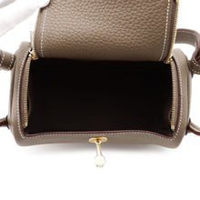 将图像加载到图库查看器中，HERMES Lindy Etoupe Taurillon Clemence Size Mini
