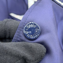 将图像加载到图库查看器中，LOUIS VUITTON LV Vers Baseball Blouson Size 50 Naval Academy1AGHT1 Nylon100% Rhinestone
