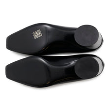 Load image into Gallery viewer, Ferragamo Gancini Pumps Black01F832 Leather Size 7 1/2
