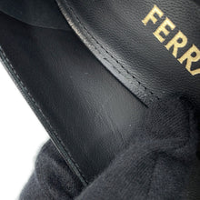 Load image into Gallery viewer, Ferragamo Gancini Pumps Black01F832 Leather Size 7 1/2
