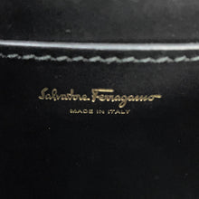 将图像加载到图库查看器中，Ferragamo Gancini Shoulder Bag Black21 O009 Leather
