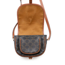 将图像加载到图库查看器中，CELINE Triomphe Falco Shoulder Bag Tan191502BZJ.04LU PVC Leather Size Medium
