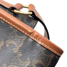 将图像加载到图库查看器中，CELINE Triomphe Falco Shoulder Bag Tan191502BZJ.04LU PVC Leather Size Medium
