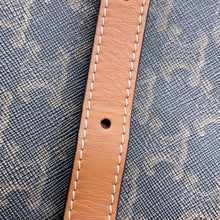 将图像加载到图库查看器中，CELINE Triomphe Falco Shoulder Bag Tan191502BZJ.04LU PVC Leather Size Medium
