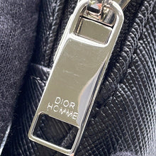 将图像加载到图库查看器中，Dior Logo Backpack Black Leather
