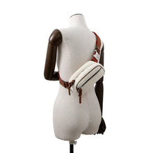 将图像加载到图库查看器中，Christian Louboutin Blaster Crossbody Bag White3215176 Boa Leather
