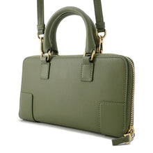 将图像加载到图库查看器中，LOEWE Amazona Pouch GreenC039U10X01 Leather
