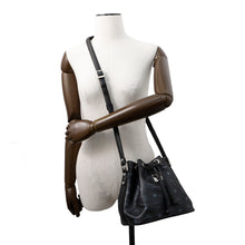 将图像加载到图库查看器中，MCM Drawstring Shoulder Bag Black Leather

