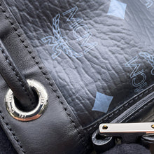 将图像加载到图库查看器中，MCM Drawstring Shoulder Bag Black Leather
