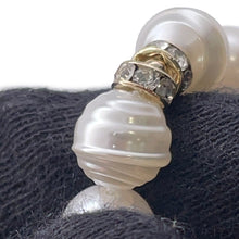 将图像加载到图库查看器中，CHANEL CC Logo Faux Pearl Necklace Gold/White Gold Plated
