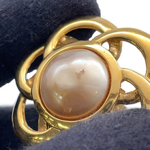 Load image into Gallery viewer, CHANEL Flower motif Earring Gold Gold Plated
