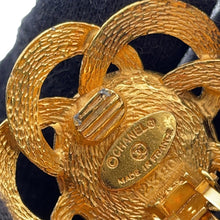 Load image into Gallery viewer, CHANEL Flower motif Earring Gold Gold Plated
