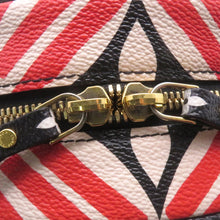 Load image into Gallery viewer, LOUIS VUITTON LV Crafty Boite Chapeau Soupour Claim RougeM45366 Monogram / Giant
