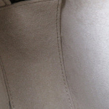 Load image into Gallery viewer, LOUIS VUITTON LV Crafty Boite Chapeau Soupour Claim RougeM45366 Monogram / Giant

