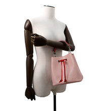 将图像加载到图库查看器中，LOUIS VUITTON Neonoe Rose Ballerine/RedM53609 Epi Leather Size BB
