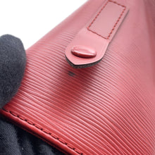 Load image into Gallery viewer, LOUIS VUITTON Christopher RedM58828 Epi Leather Size PM
