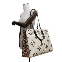 Load image into Gallery viewer, LOUIS VUITTON Onthego IvoireM44675 Monogram / Jungle Size GM
