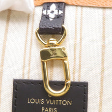 Load image into Gallery viewer, LOUIS VUITTON Onthego IvoireM44675 Monogram / Jungle Size GM
