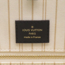 Load image into Gallery viewer, LOUIS VUITTON Onthego IvoireM44675 Monogram / Jungle Size GM
