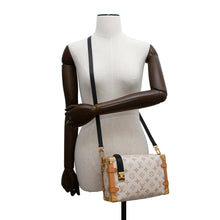 Load image into Gallery viewer, LOUIS VUITTON side trunk BeigeM46907 Monogram・Dune Size MM
