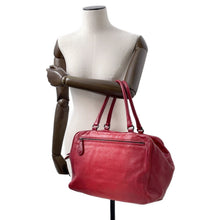 将图像加载到图库查看器中，Bottega Veneta Brera Handbag Red Leather
